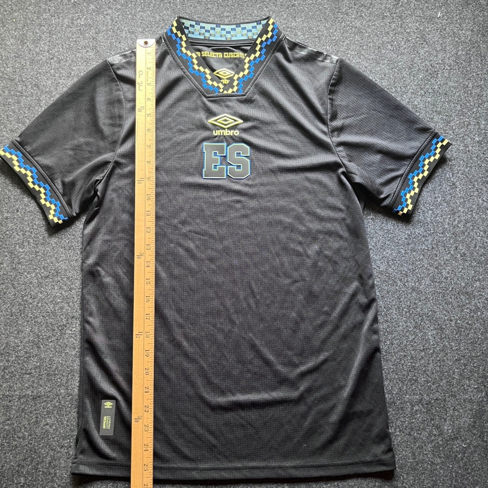 Umbro El Salvador Soccer Jersey Mens Small Black Excellent FESFUT Training Top - Picture 9 of 9